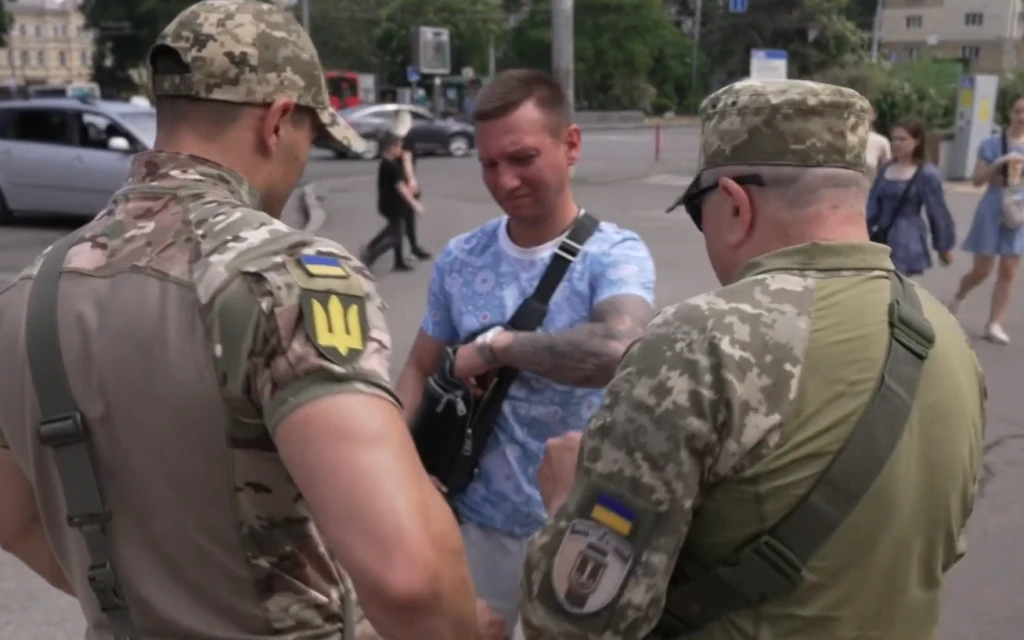 Чоловіка визнали непридатним, але засудили за ухилення: чим завершилася справа
